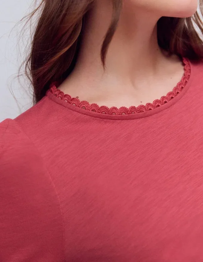 Ali Trim T-shirt Hollyberry Ali Trim T-shirt Hollyberry