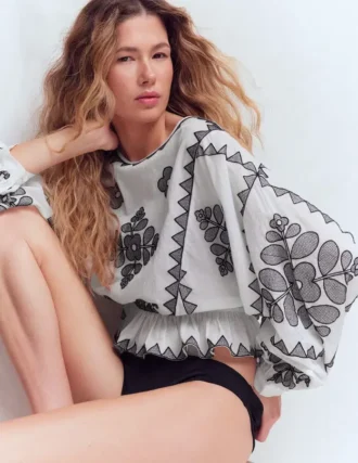 Embroidered Vacation Top Ivory
