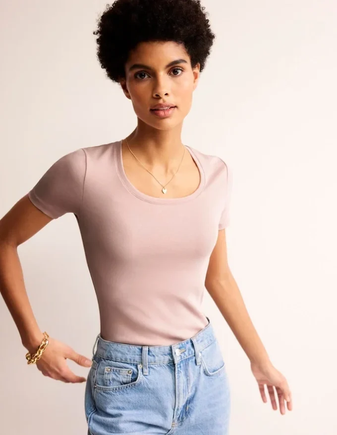 Essential Jersey T-Shirt Milkshake