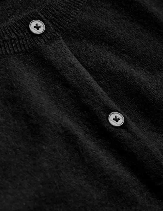 Eva Cashmere Crew Cardigan Black Eva Cashmere Crew Cardigan Black
