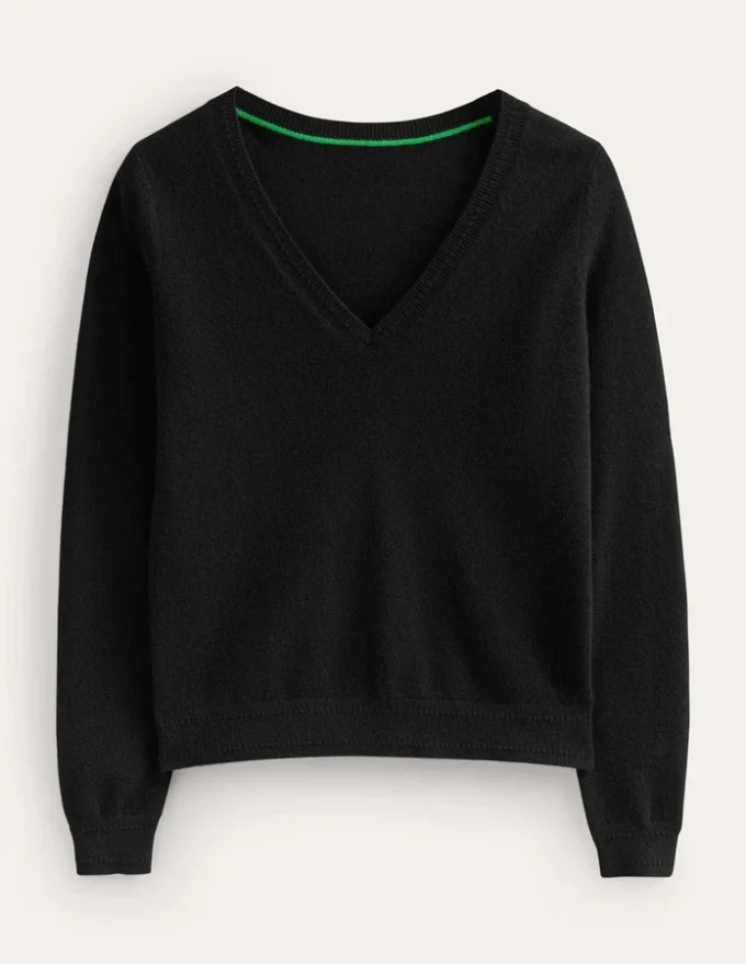 Eva Cashmere V-Neck Sweater Black Eva Cashmere V-Neck Sweater Black