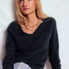 Eva Cashmere V-Neck Sweater Navy Eva Cashmere V-Neck Sweater Navy