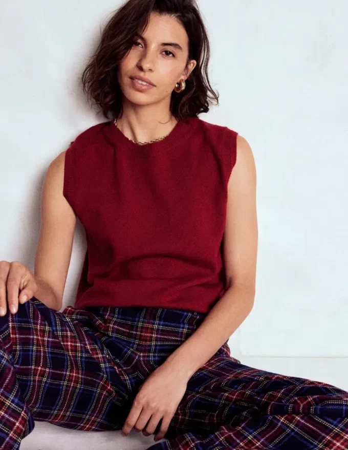 Eva Cashmere Vest Red Liquorice Eva Cashmere Vest Red Liquorice