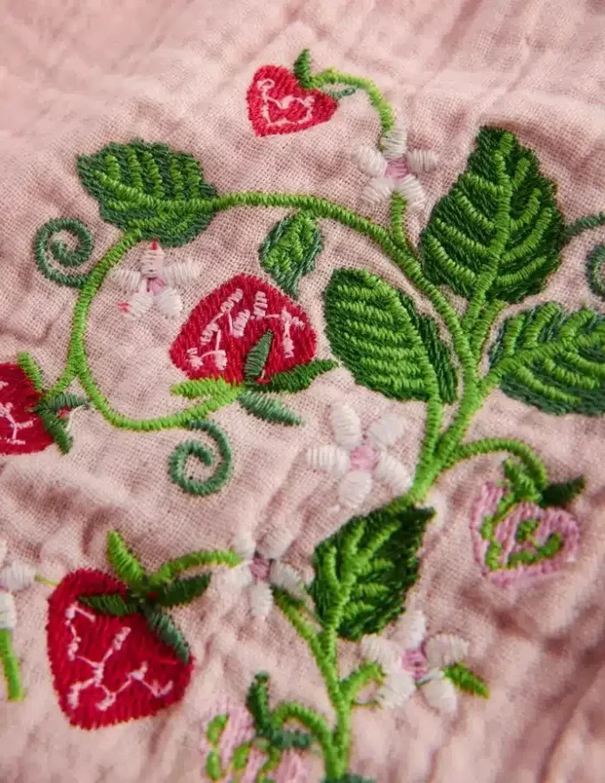 Frill Woven Shorts Lotus Strawberry Frill Woven Shorts Lotus Strawberry