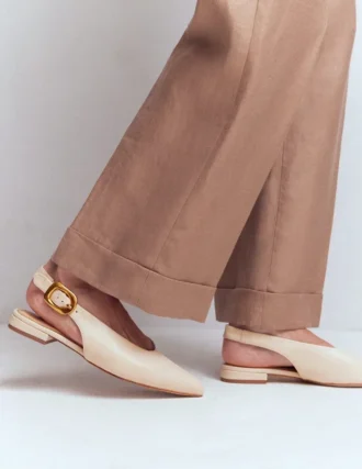 High Cut Flat Point Ecru