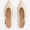 High Cut Flat Point Ecru