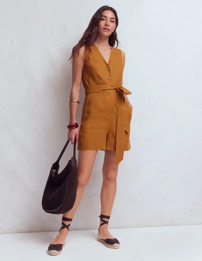 Laura V-neck Linen Playsuit Gingerbread Laura V-neck Linen Playsuit Gingerbread