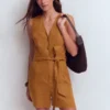 Laura V-neck Linen Playsuit Gingerbread Laura V-neck Linen Playsuit Gingerbread