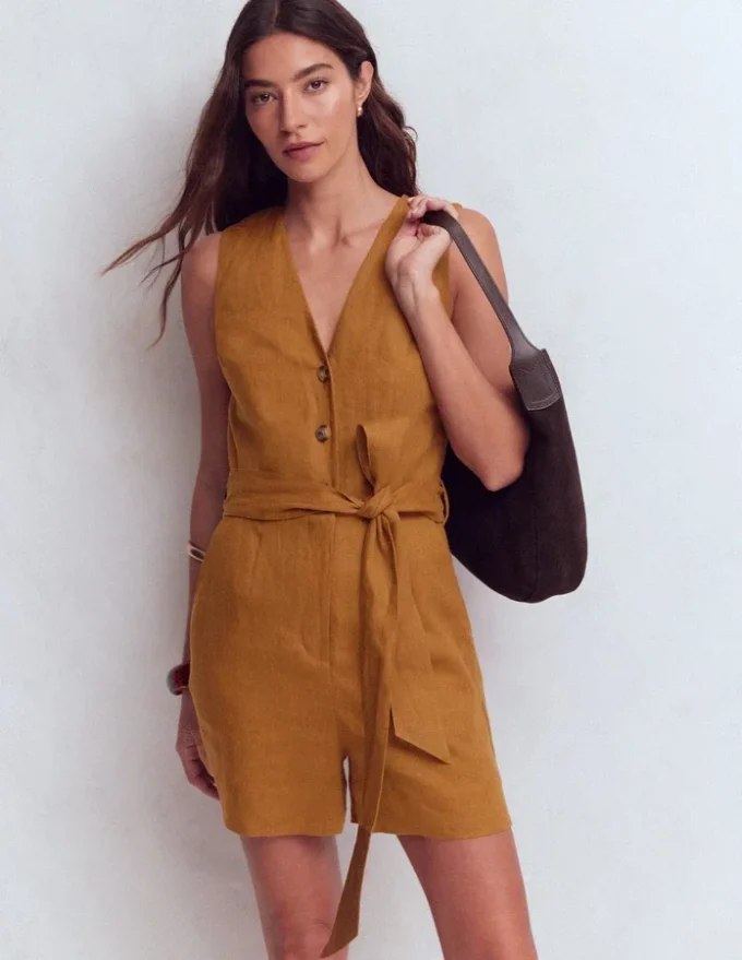Laura V-neck Linen Playsuit Gingerbread Laura V-neck Linen Playsuit Gingerbread
