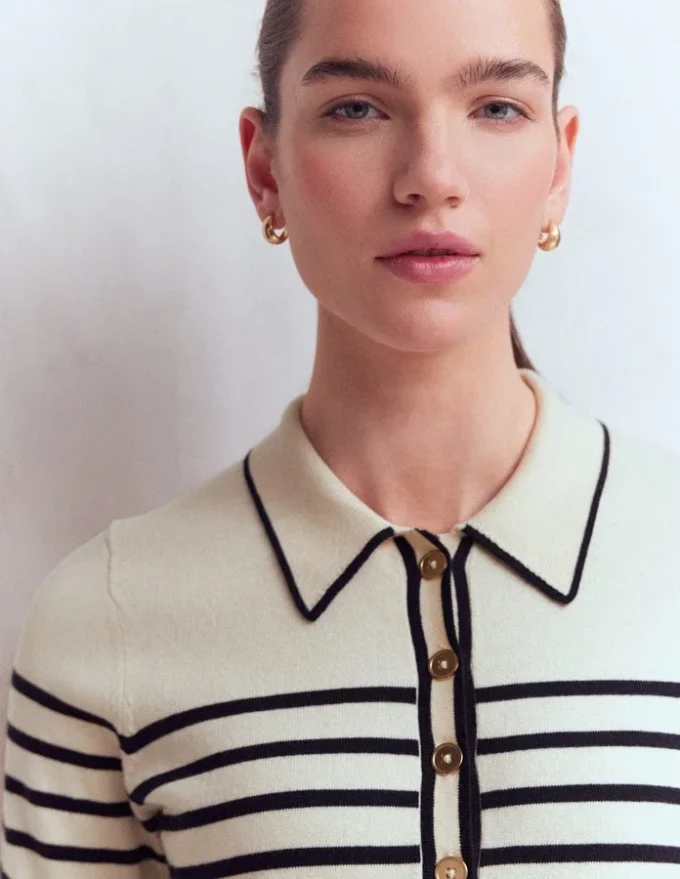 Liz Henley T-Shirt Ivory. Navy Liz Henley T-Shirt Ivory. Navy