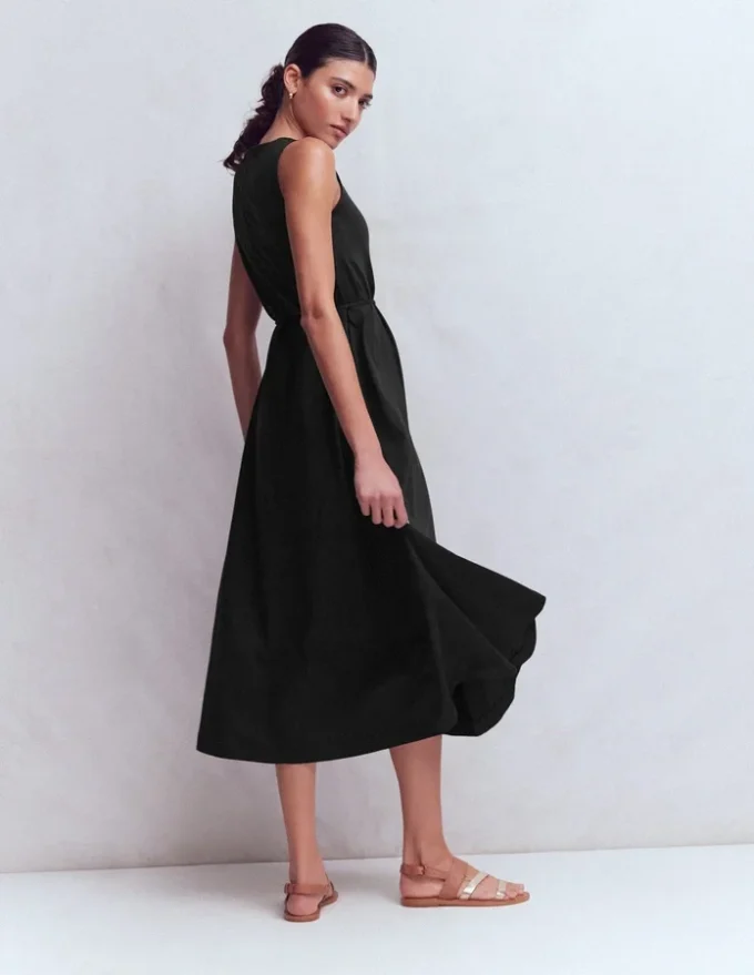 Mia V-neck Jersey Midi Dress Black Mia V-neck Jersey Midi Dress Black