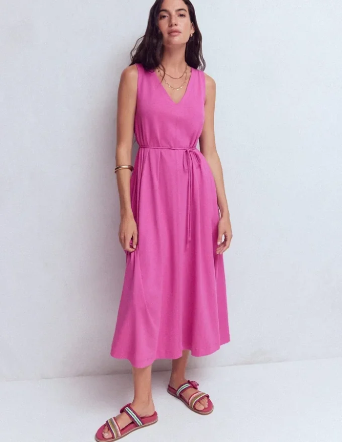 Mia V-neck Jersey Midi Dress Passion Flower Mia V-neck Jersey Midi Dress Passion Flower