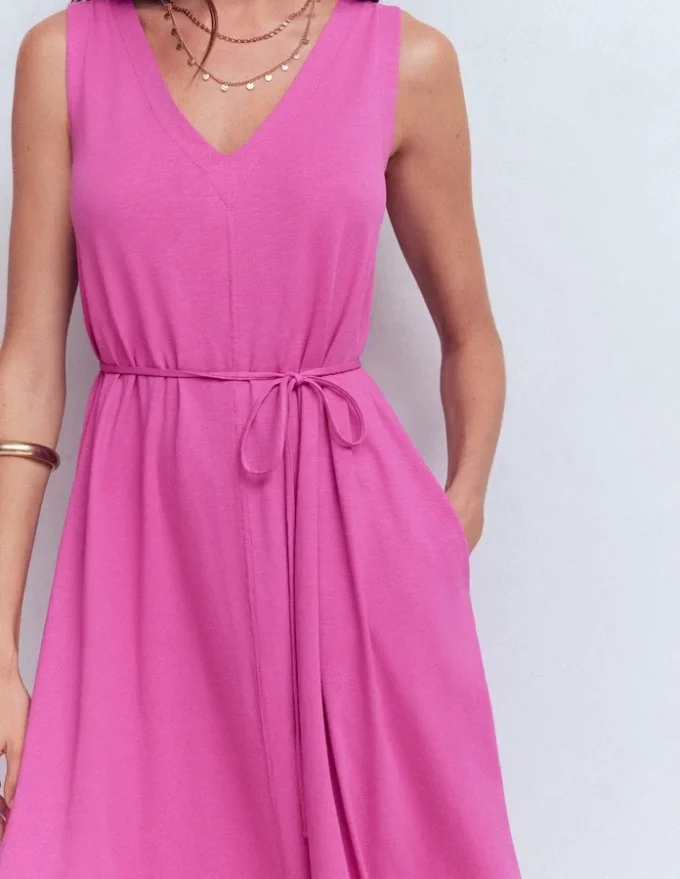 Mia V-neck Jersey Midi Dress Passion Flower Mia V-neck Jersey Midi Dress Passion Flower