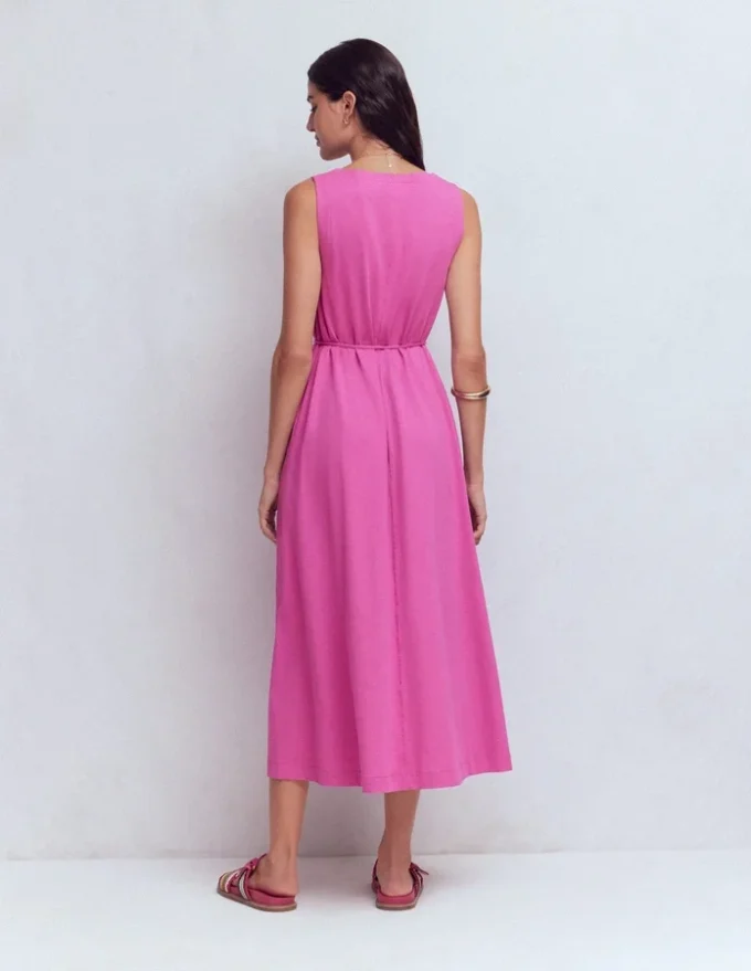 Mia V-neck Jersey Midi Dress Passion Flower Mia V-neck Jersey Midi Dress Passion Flower
