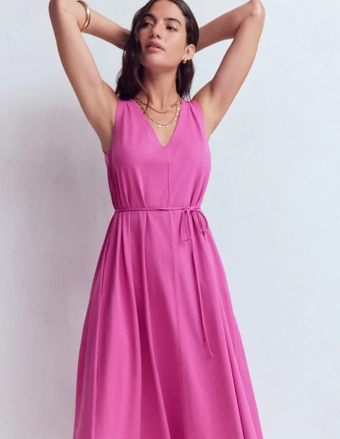 Mia V-neck Jersey Midi Dress Passion Flower Mia V-neck Jersey Midi Dress Passion Flower