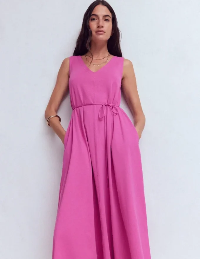 Mia V-neck Jersey Midi Dress Passion Flower Mia V-neck Jersey Midi Dress Passion Flower