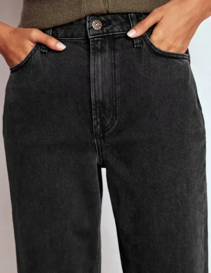 Mid Rise Straight Leg Jeans Washed Black Mid Rise Straight Leg Jeans Washed Black
