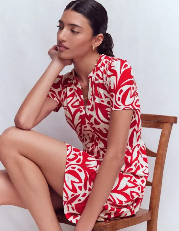 Naomi Short Jersey Dress Merida Red, Leafy Cascade Mono Naomi Short Jersey Dress Merida Red, Leafy Cascade Mono