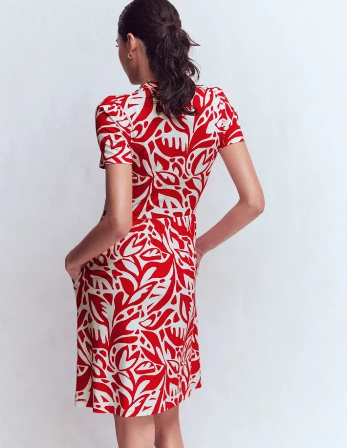 Naomi Short Jersey Dress Merida Red, Leafy Cascade Mono Naomi Short Jersey Dress Merida Red, Leafy Cascade Mono