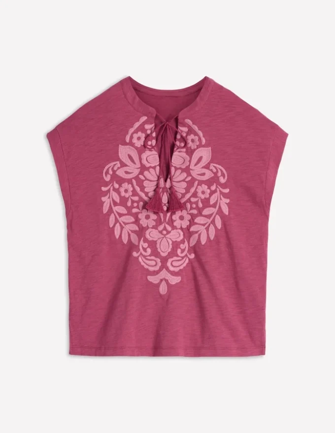 Nina Embroidered Notch T-shirt Malaga, Formica Pink Nina Embroidered Notch T-shirt Malaga, Formica Pink