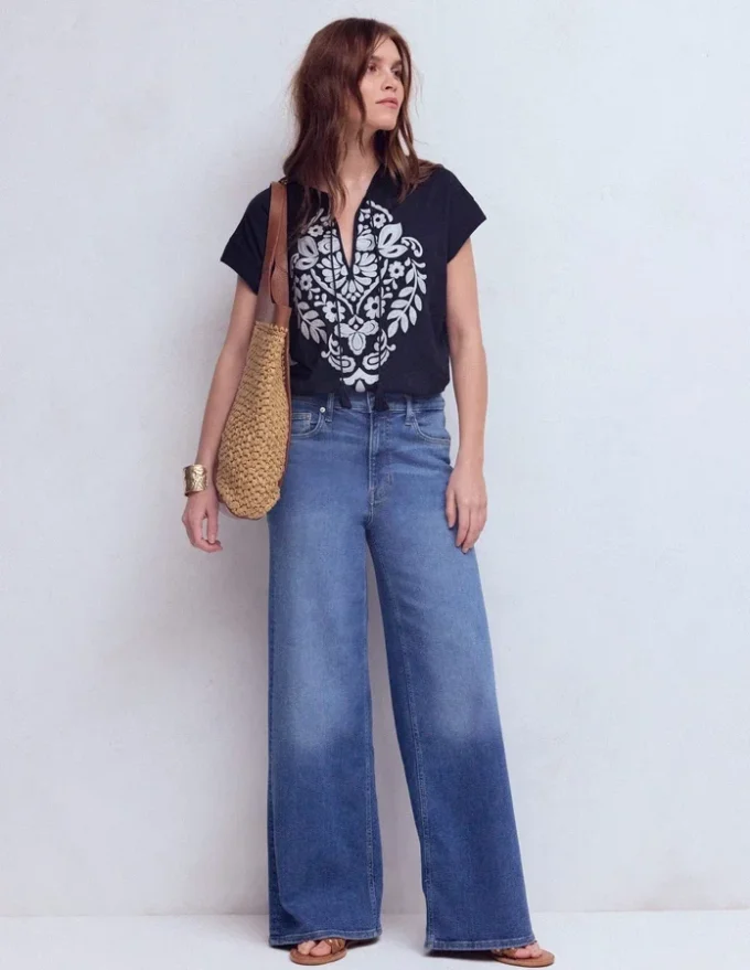 Nina Embroidered Notch T-shirt Navy Embroidery Nina Embroidered Notch T-shirt Navy Embroidery
