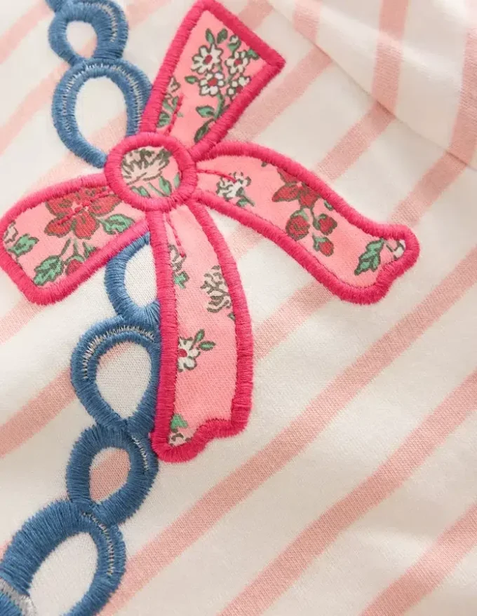 Puff Sleeve Appliqué T-shirt Lotus Necklace Stripe Puff Sleeve Appliqué T-shirt Lotus Necklace Stripe