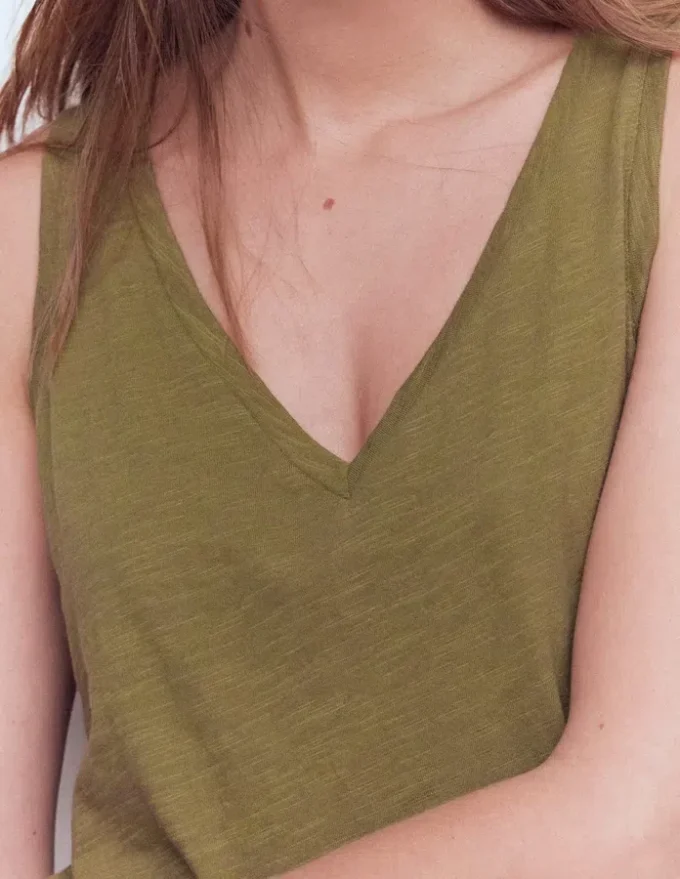 Regular V-Neck Slub Tank Capulet Olive Regular V-Neck Slub Tank Capulet Olive