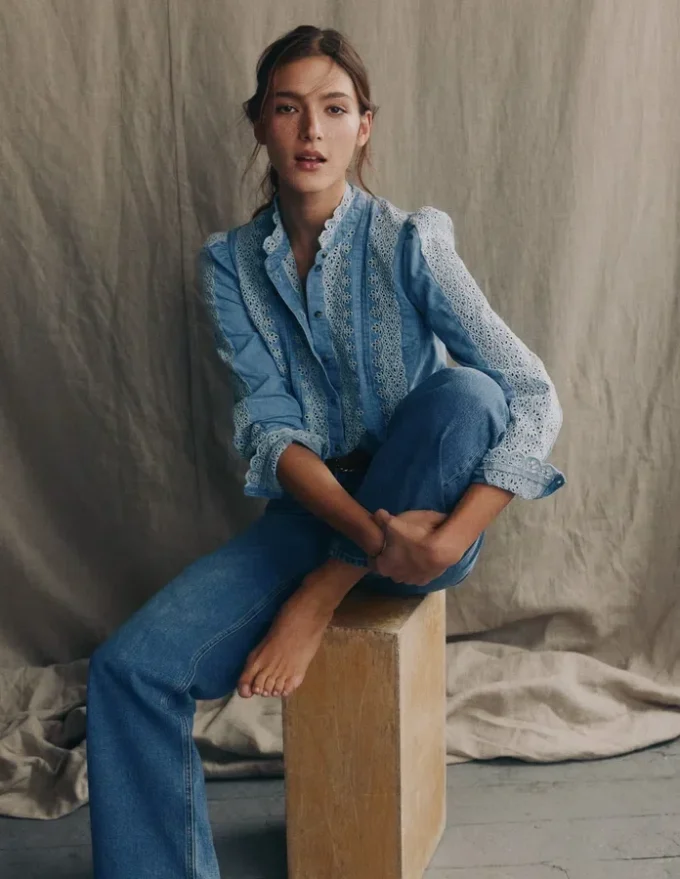Savannah Broderie Top Chambray
