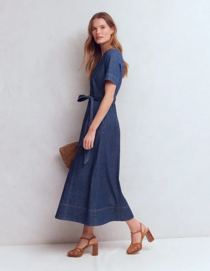 V-Neck Denim Dress Mid Vintage V-Neck Denim Dress Mid Vintage