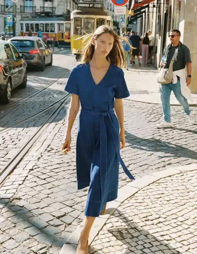 V-Neck Denim Dress Mid Vintage V-Neck Denim Dress Mid Vintage